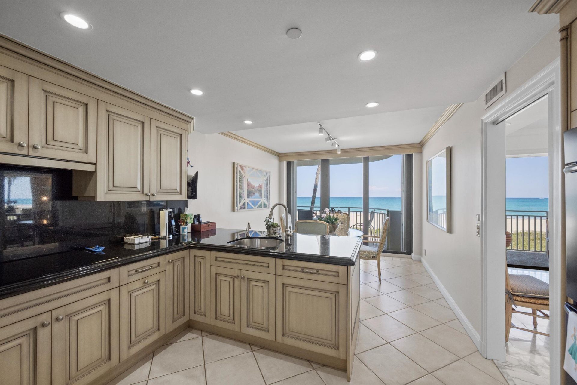 2580 S Ocean Boulevard, Unit 2 B 2, Palm Beach, FL 33480 Photo