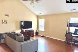 102 Driftwood Avenue  photo 4