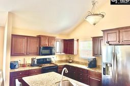 102 Driftwood Avenue  photo 4