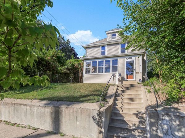 389 Fairview Avenue N, Saint Paul, MN 55104