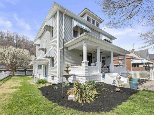 201 Etna , Russell, KY 41169