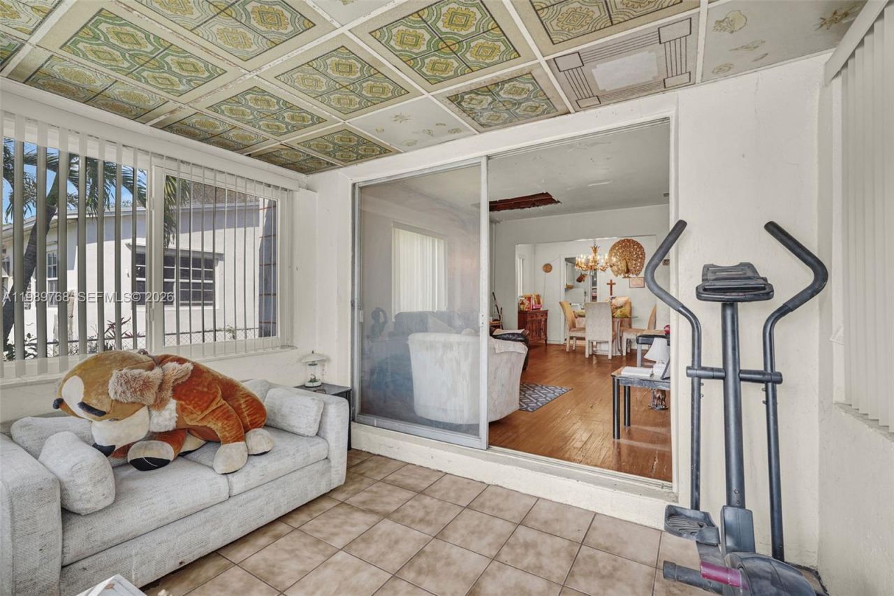 1451 NW 43rd St, Miami, FL 33142 Photo