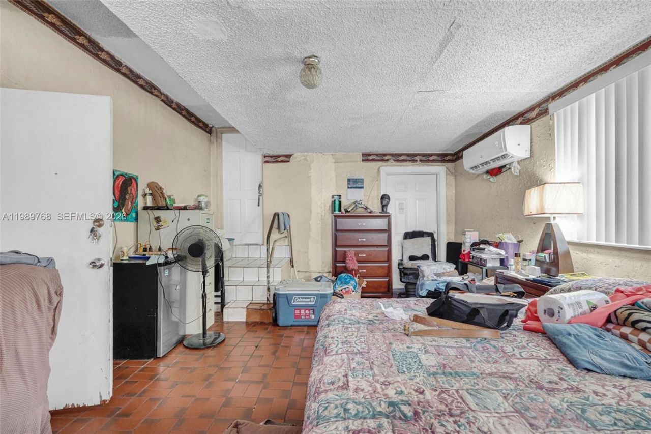 1451 NW 43rd St , Miami, FL 33142 Photo