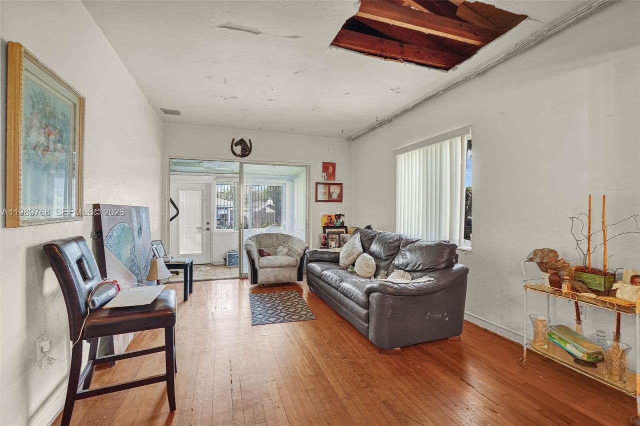 1451 NW 43rd St, Miami, FL 33142 Photo