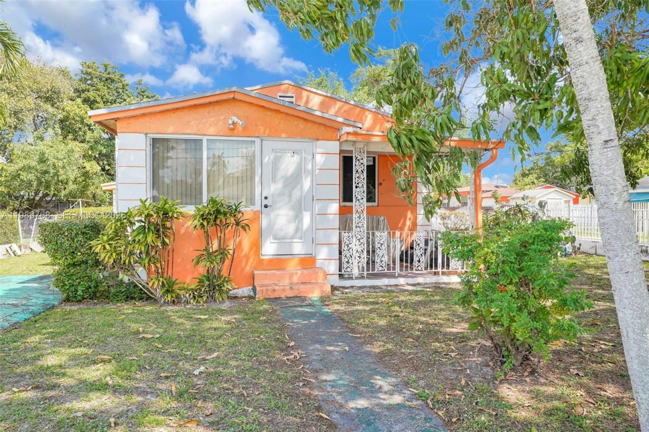 1451 NW 43rd St , Miami, FL 33142 Photo