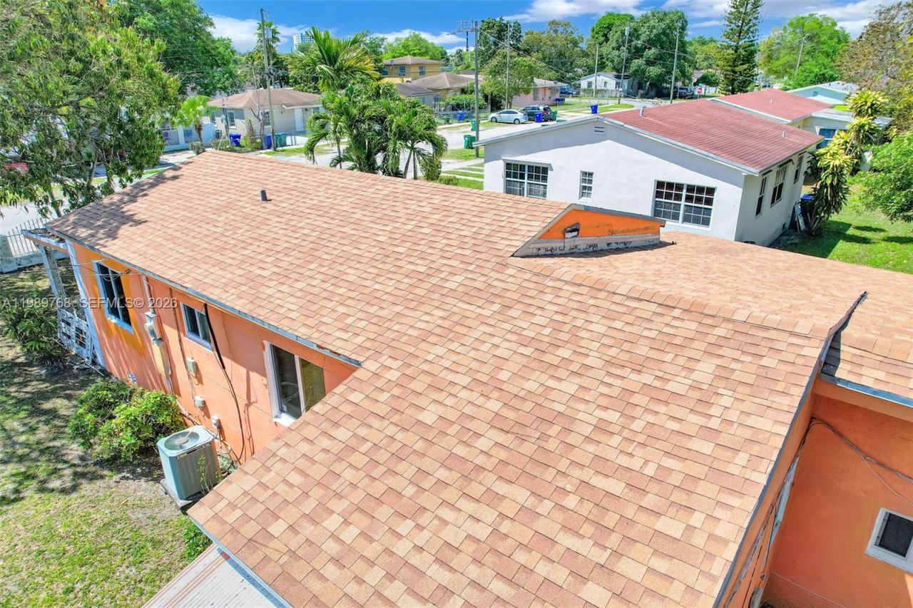 1451 NW 43rd St , Miami, FL 33142 Photo