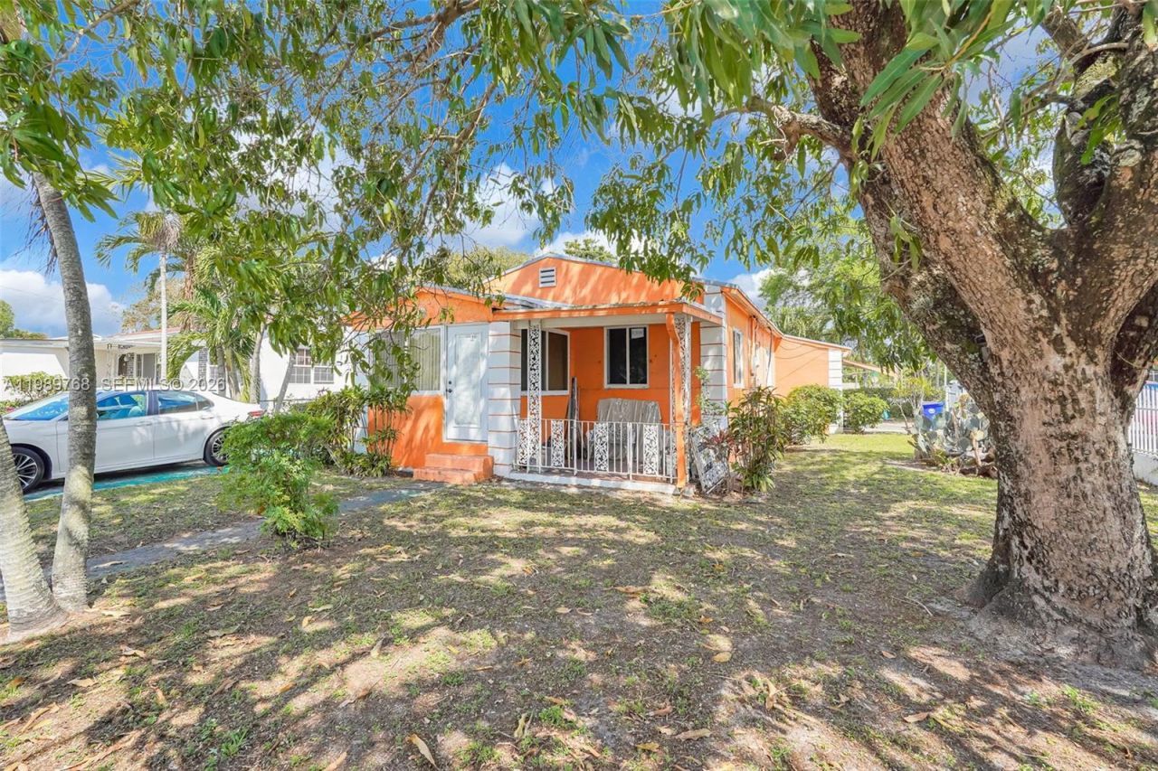 1451 NW 43rd St , Miami, FL 33142 Photo