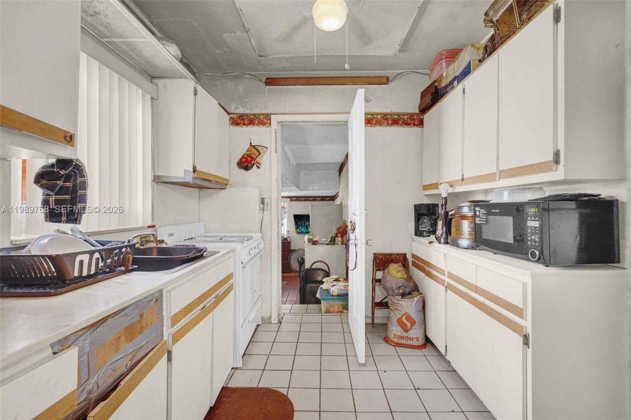 1451 NW 43rd St, Miami, FL 33142 Photo