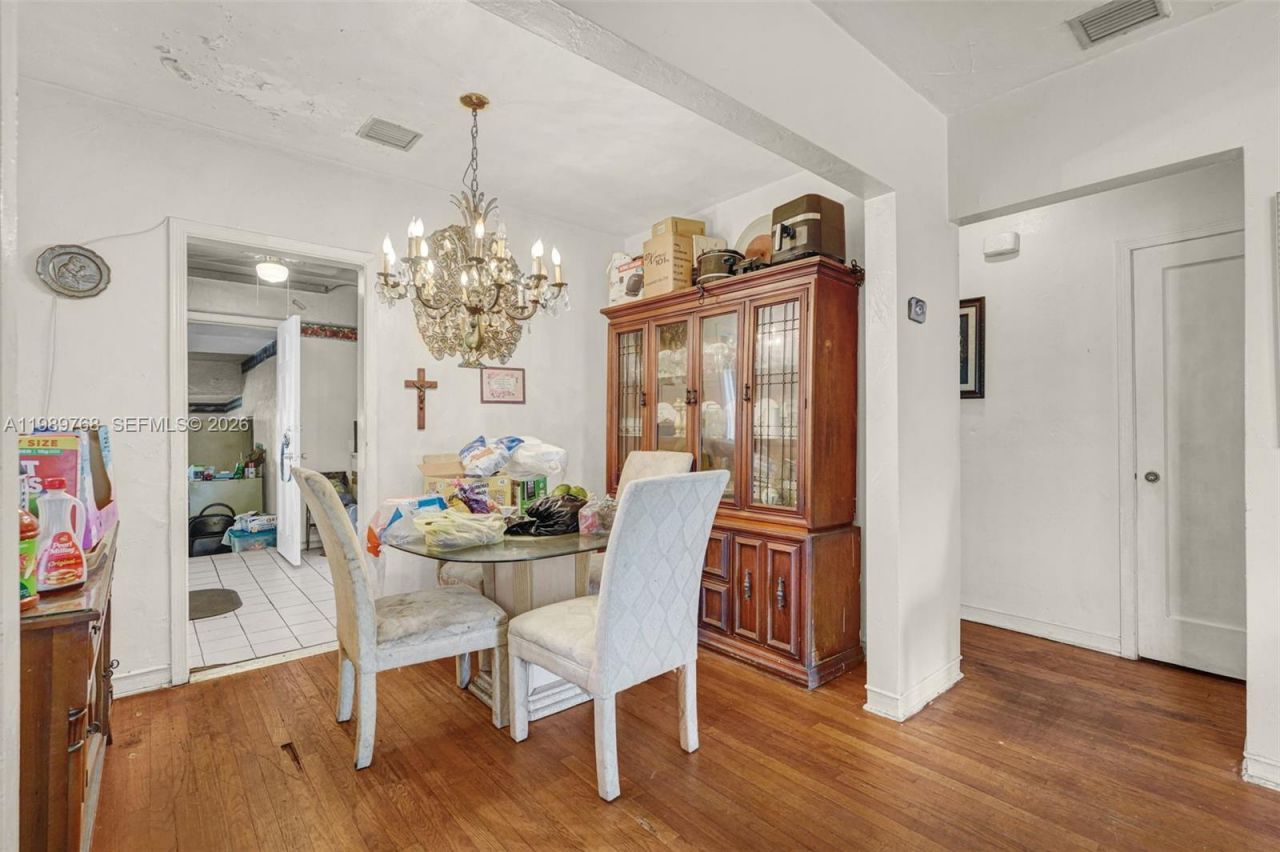 1451 NW 43rd St, Miami, FL 33142 Photo