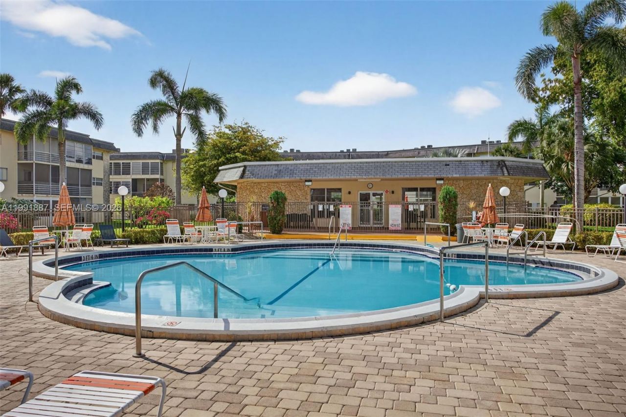 4299 NW 16th St, Unit 310, Lauderhill, FL 33313 Photo