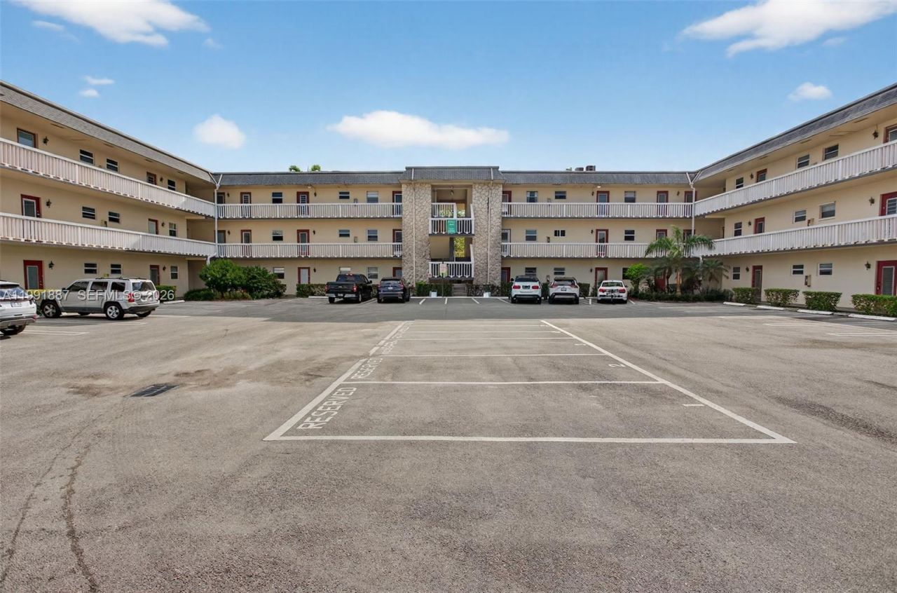 4299 NW 16th St, Unit 310, Lauderhill, FL 33313 Photo