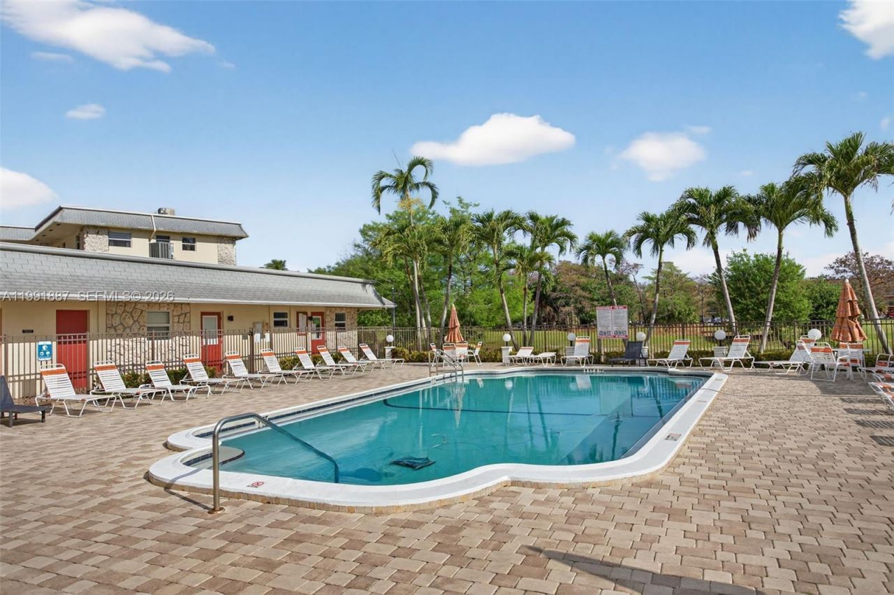 4299 NW 16th St, Unit 310, Lauderhill, FL 33313 Photo