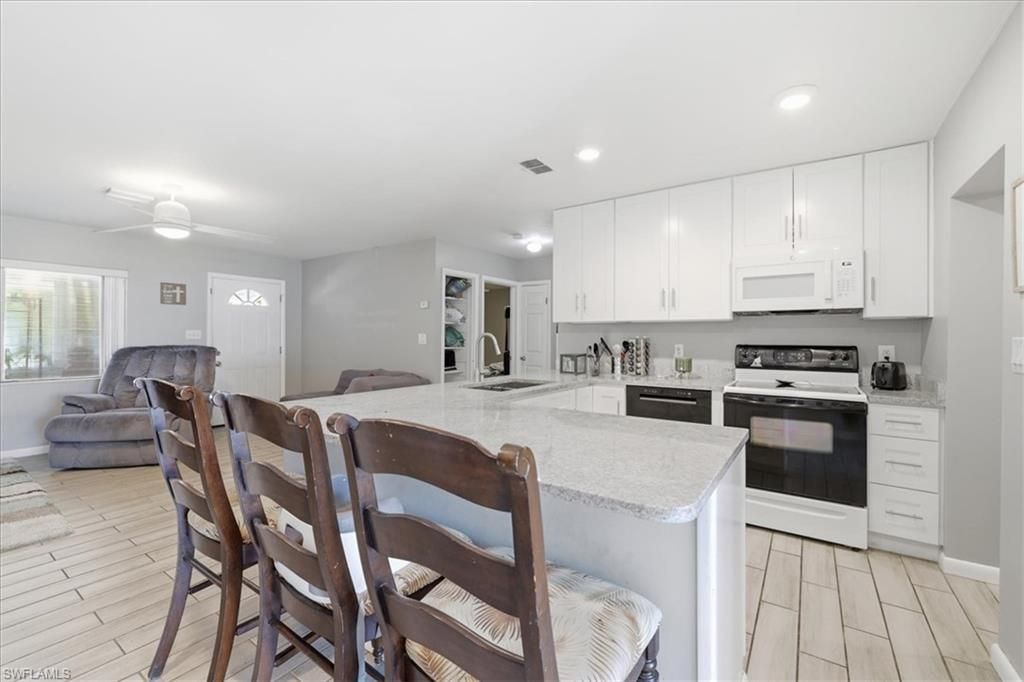 102 Crescent Lake Dr, North Fort Myers, FL 33917 Photo