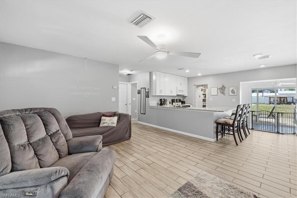 102 Crescent Lake Dr, North Fort Myers, FL 33917 Photo
