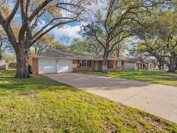 3540 Wedgway Drive, Fort Worth, TX 76133