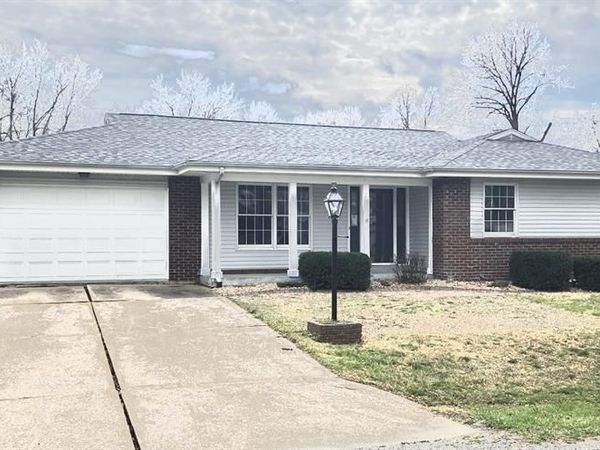 18810 Spruce Street , Carlyle, IL 62231