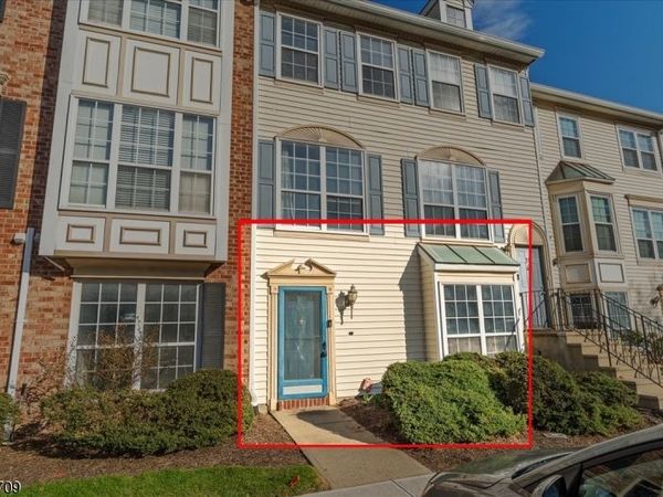 28 Boston Ct, Newark, NJ 07103