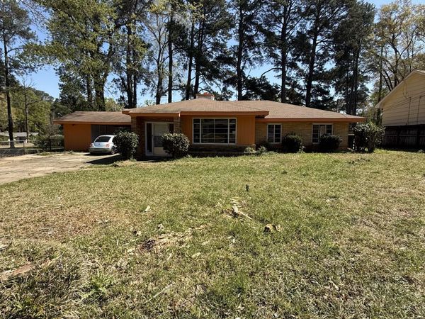 3938 Oakhill Drive, Jackson, MS 39206