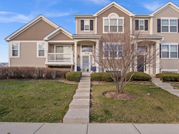 1716 Windward Drive , Pingree Grove, IL 60140