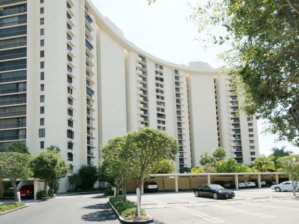 2450 Presidential Way, Unit 208, West Palm Beach, FL 33401