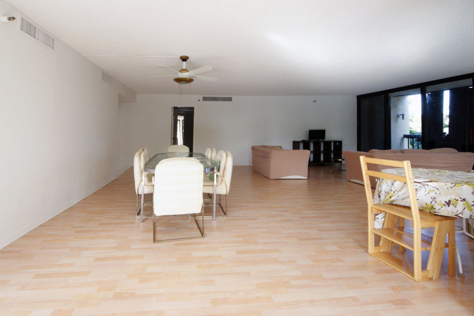 2450 Presidential Way, Unit 208, West Palm Beach, FL 33401 Photo