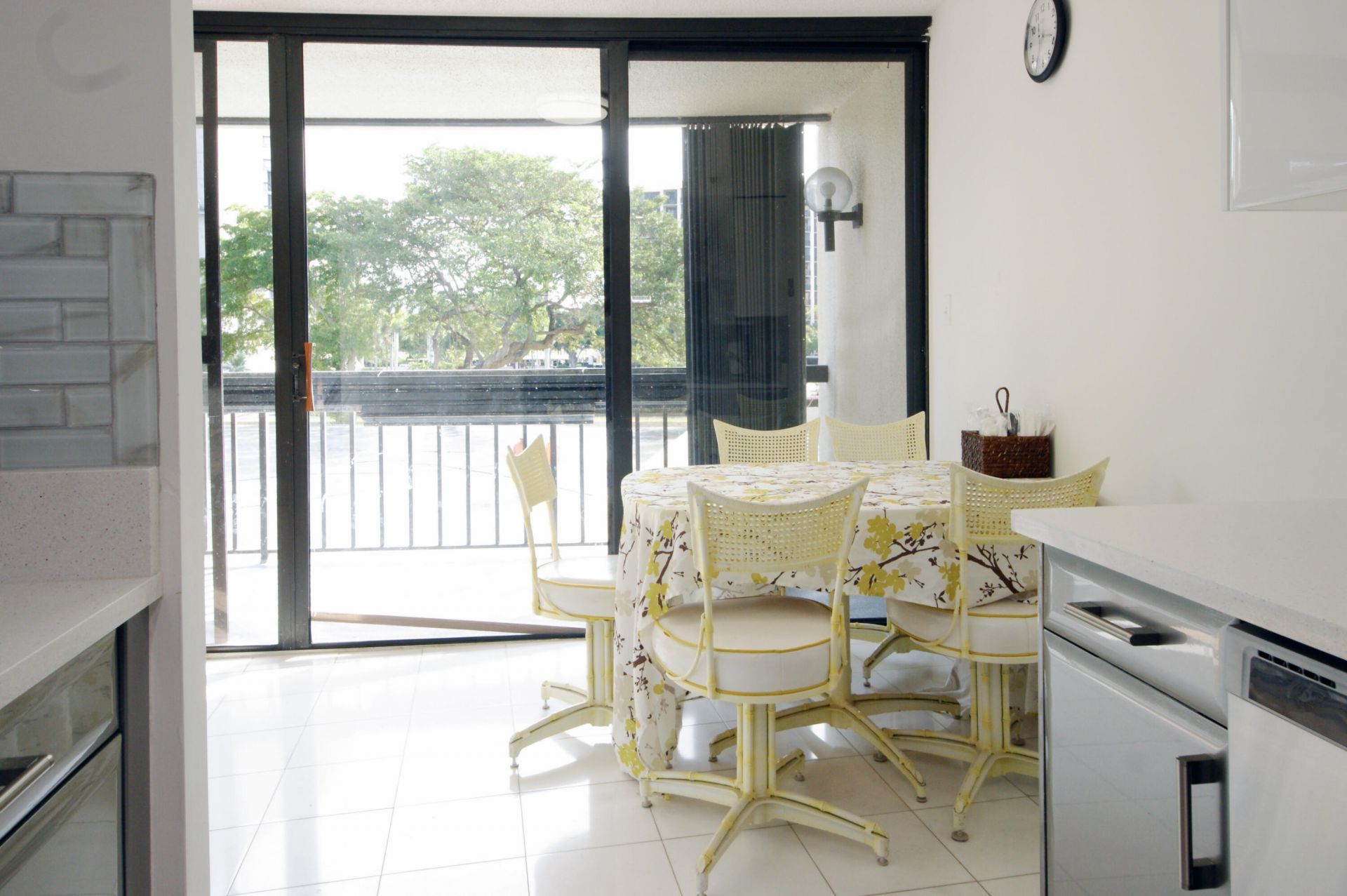 2450 Presidential Way, Unit 208, West Palm Beach, FL 33401 Photo