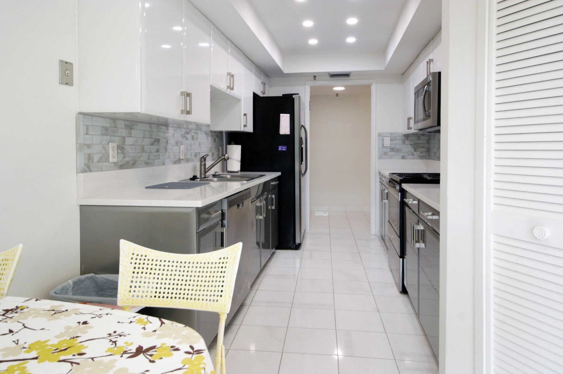 2450 Presidential Way, Unit 208, West Palm Beach, FL 33401 Photo