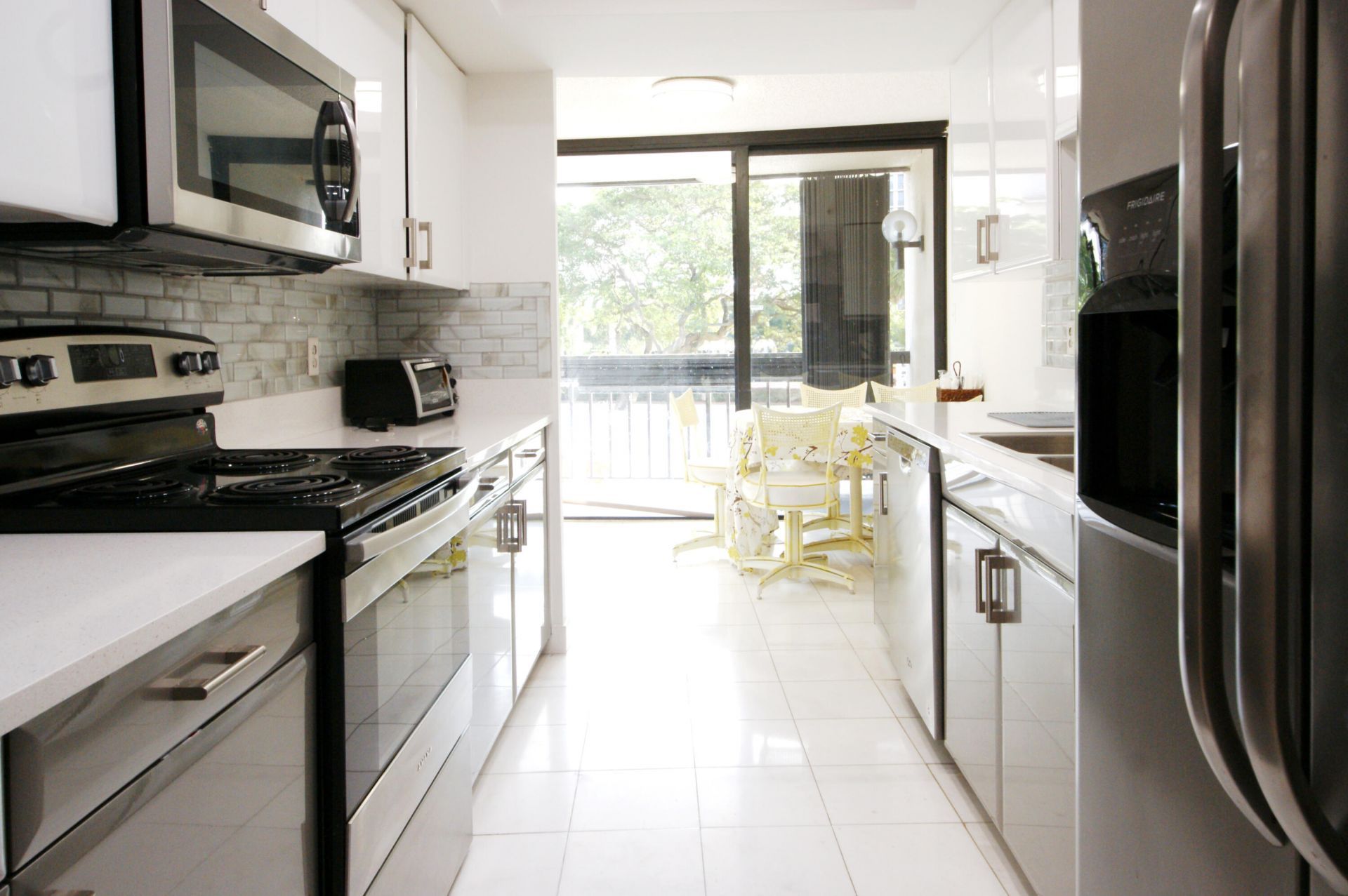 2450 Presidential Way, Unit 208, West Palm Beach, FL 33401 Photo