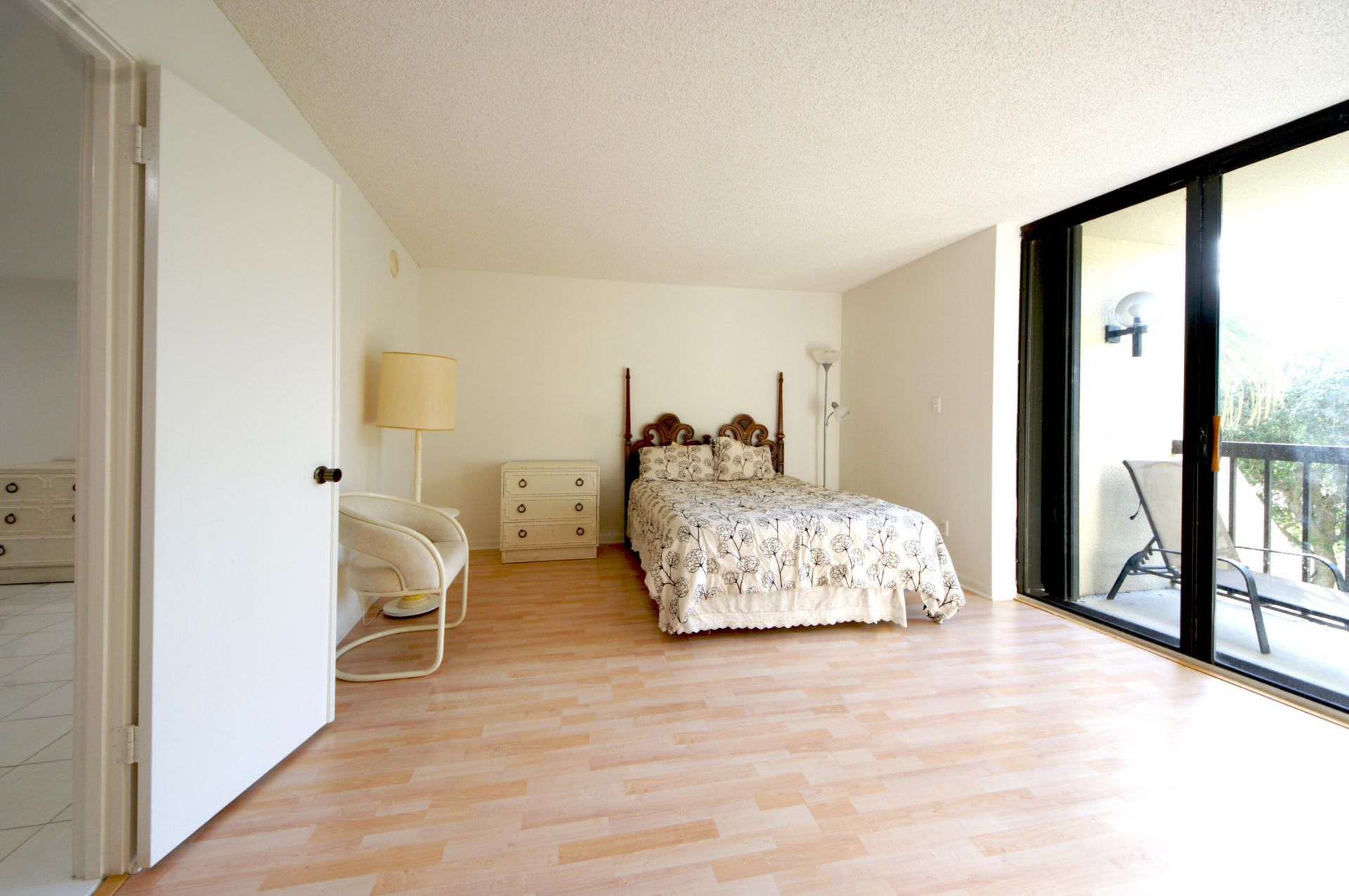 2450 Presidential Way, Unit 208, West Palm Beach, FL 33401 Photo