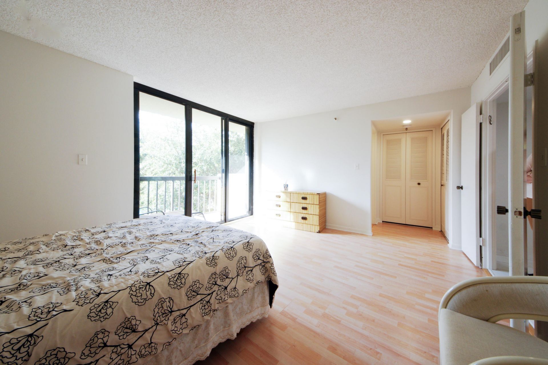 2450 Presidential Way, Unit 208, West Palm Beach, FL 33401 Photo