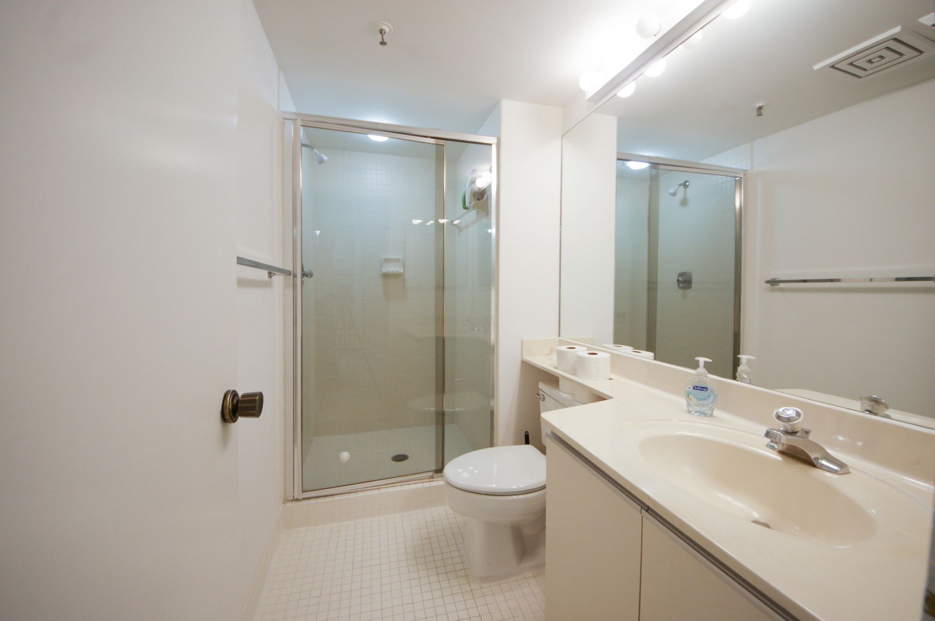 2450 Presidential Way, Unit 208, West Palm Beach, FL 33401 Photo