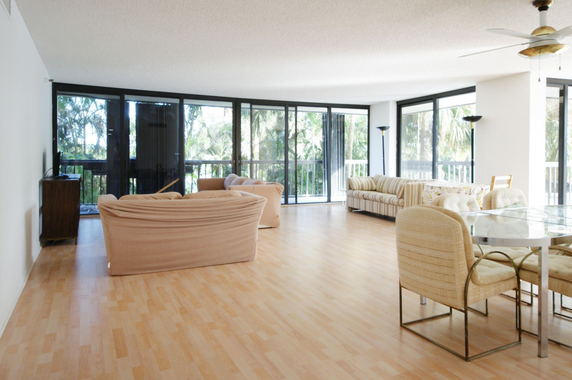 2450 Presidential Way, Unit 208, West Palm Beach, FL 33401 Photo