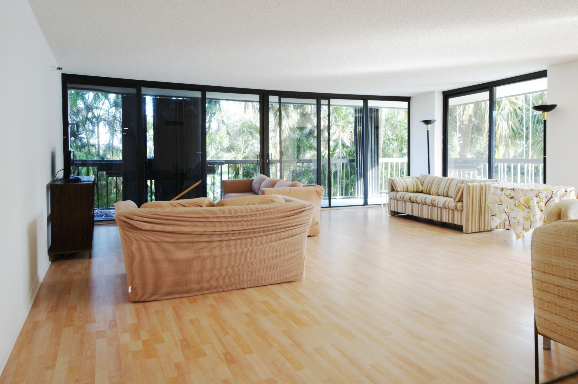 2450 Presidential Way, Unit 208, West Palm Beach, FL 33401 Photo