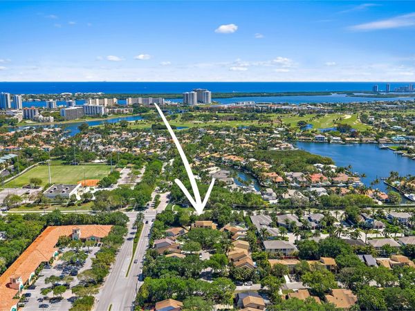 1007 Raintree Lane, Palm Beach Gardens, FL 33410