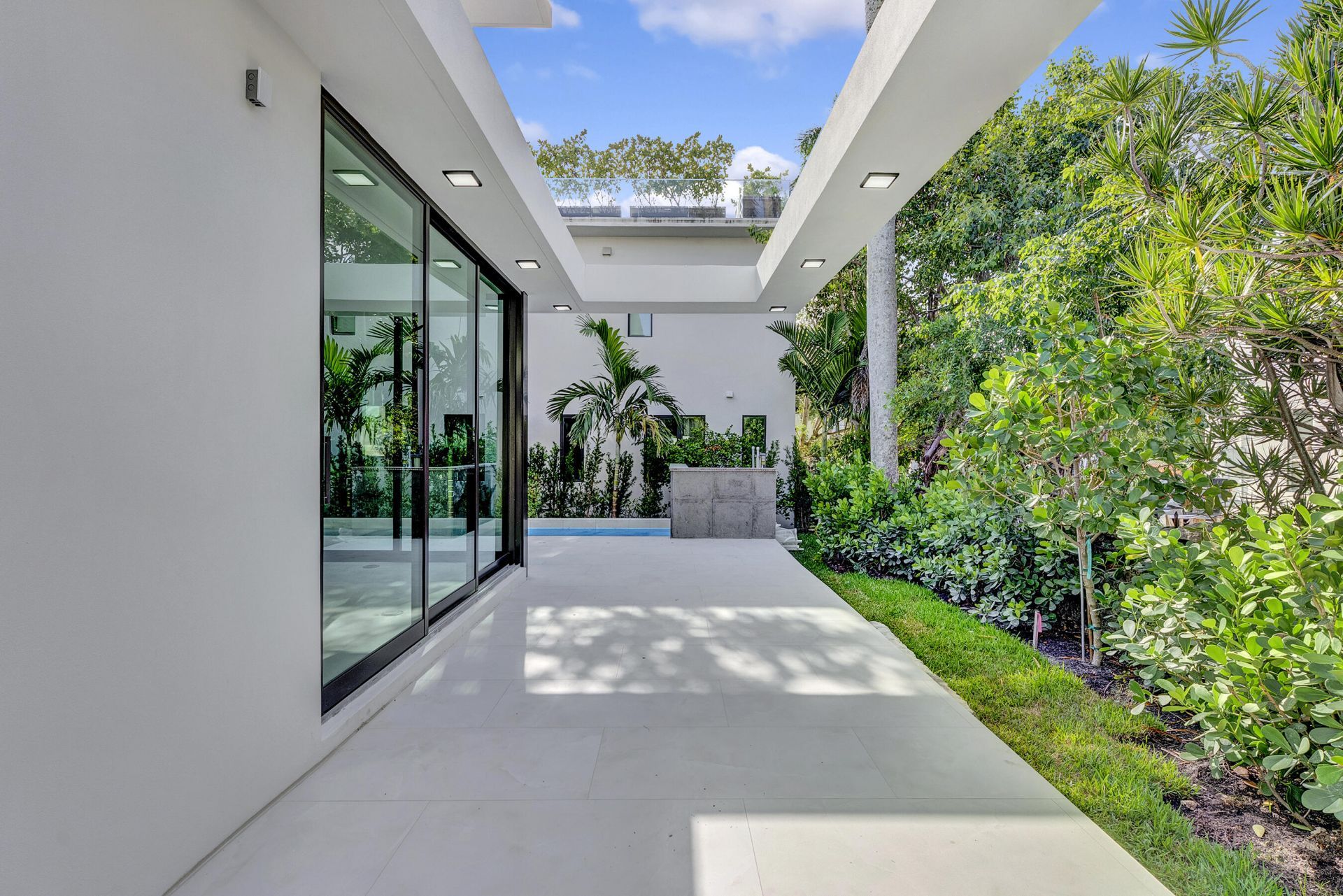 2130 S Miami Avenue, Miami, FL 33129 Photo