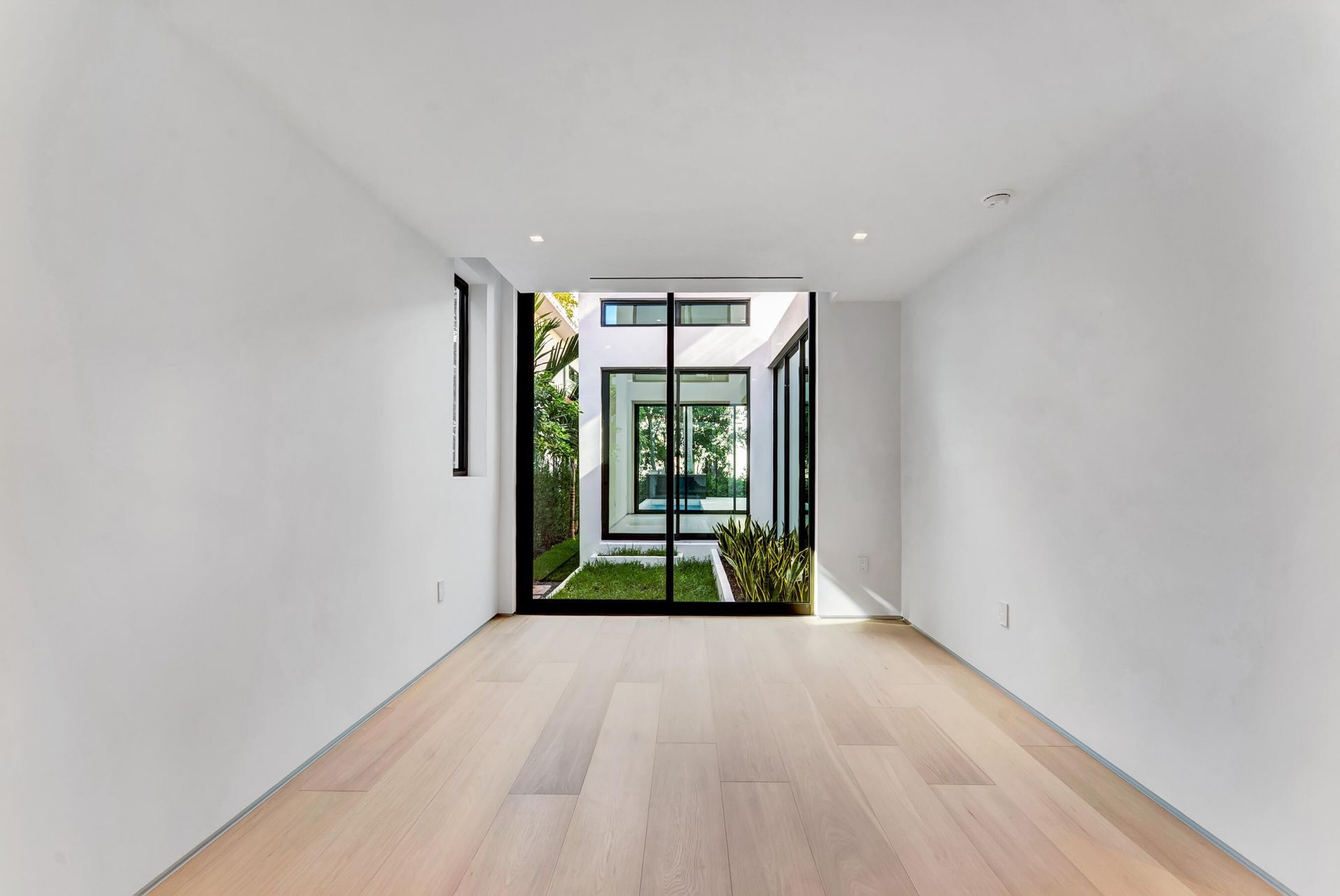 2130 S Miami Avenue, Miami, FL 33129 Photo