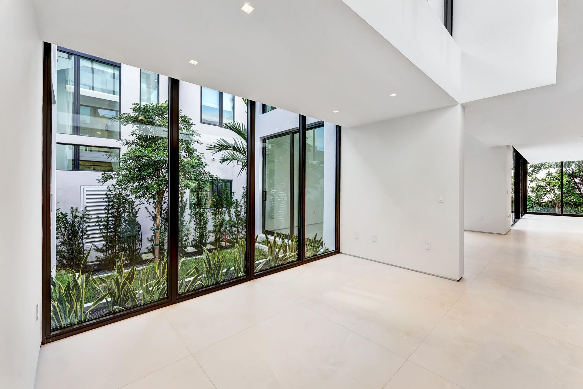 2130 S Miami Avenue, Miami, FL 33129 Photo