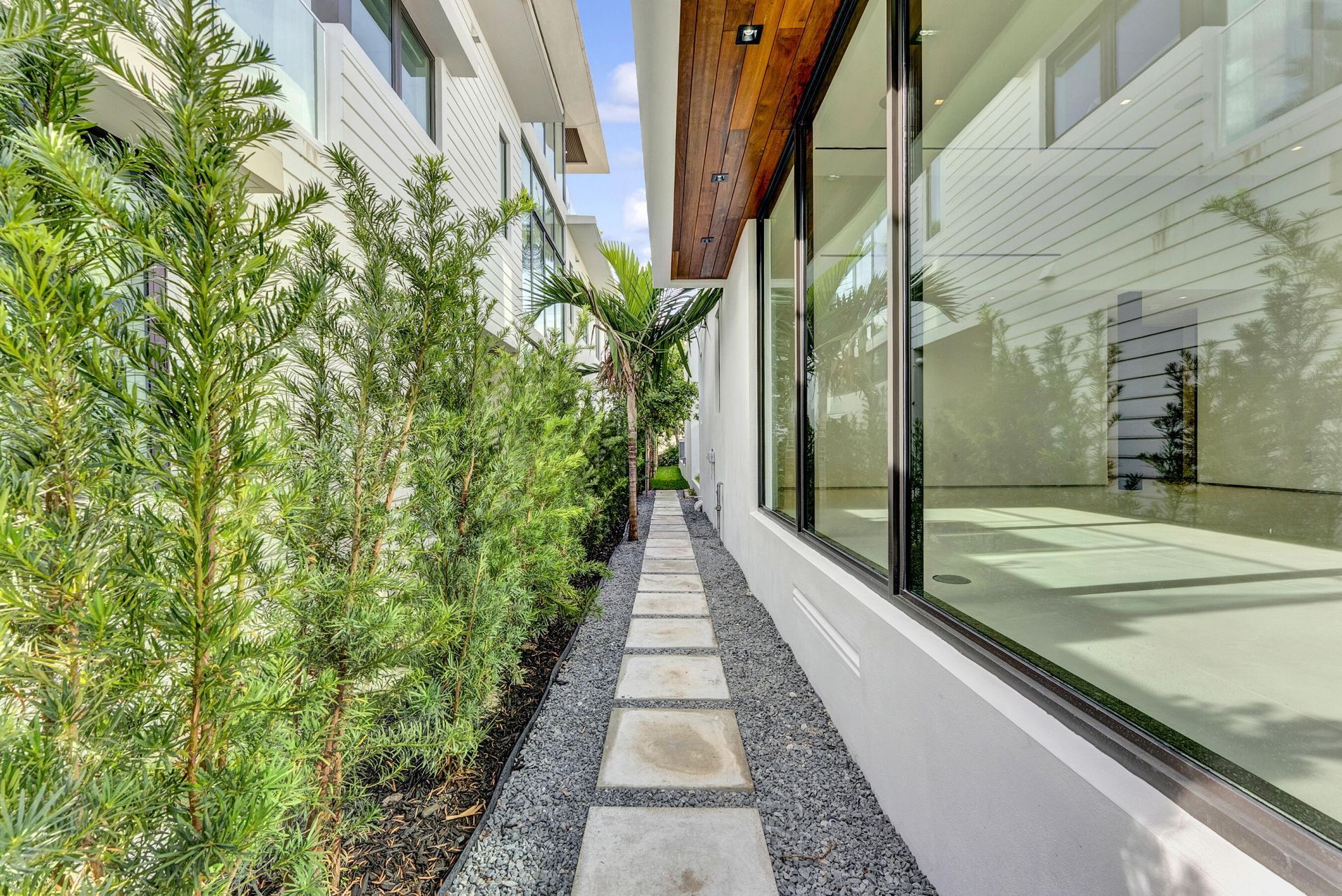 2130 S Miami Avenue, Miami, FL 33129 Photo