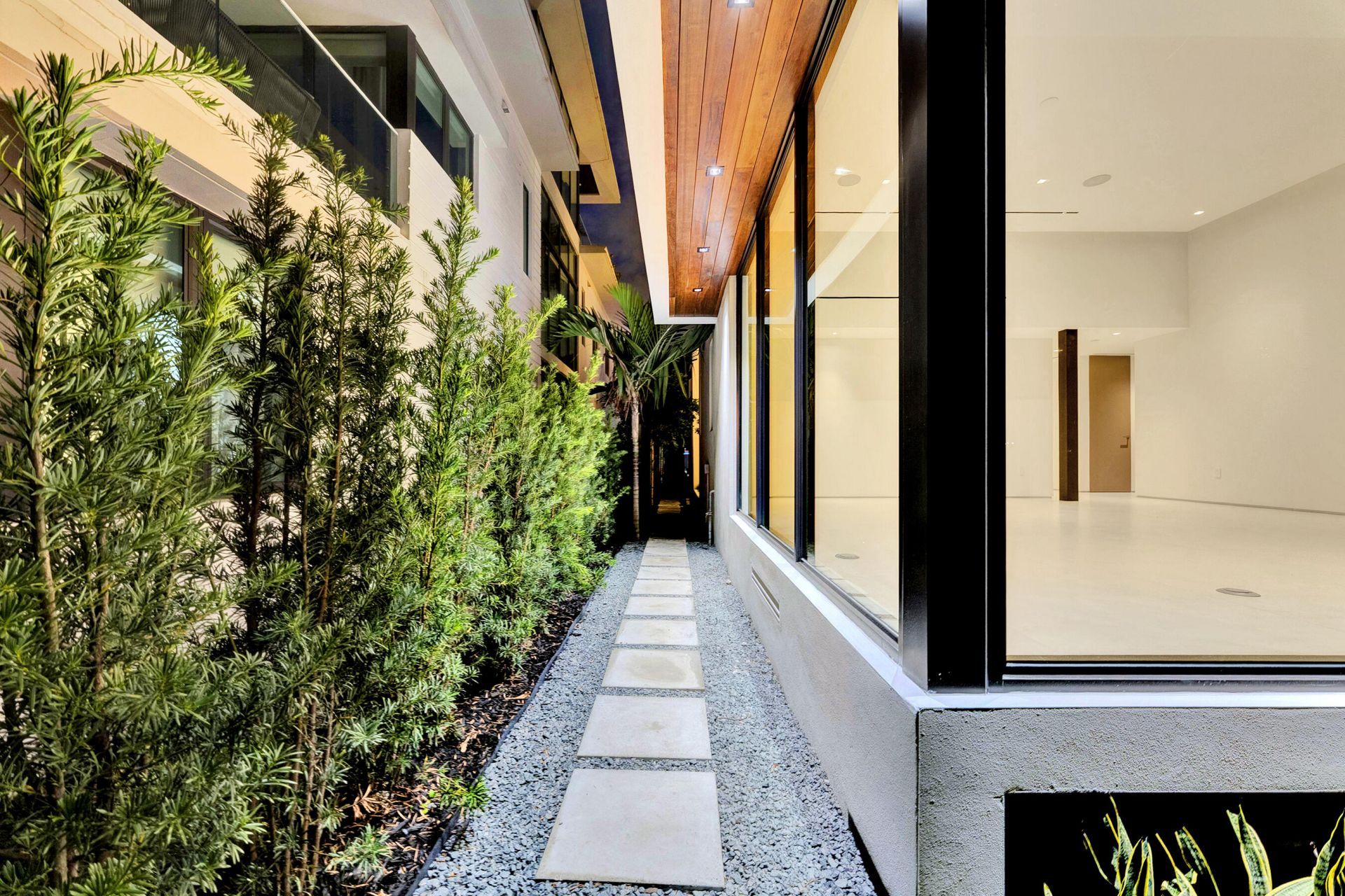 2130 S Miami Avenue, Miami, FL 33129 Photo