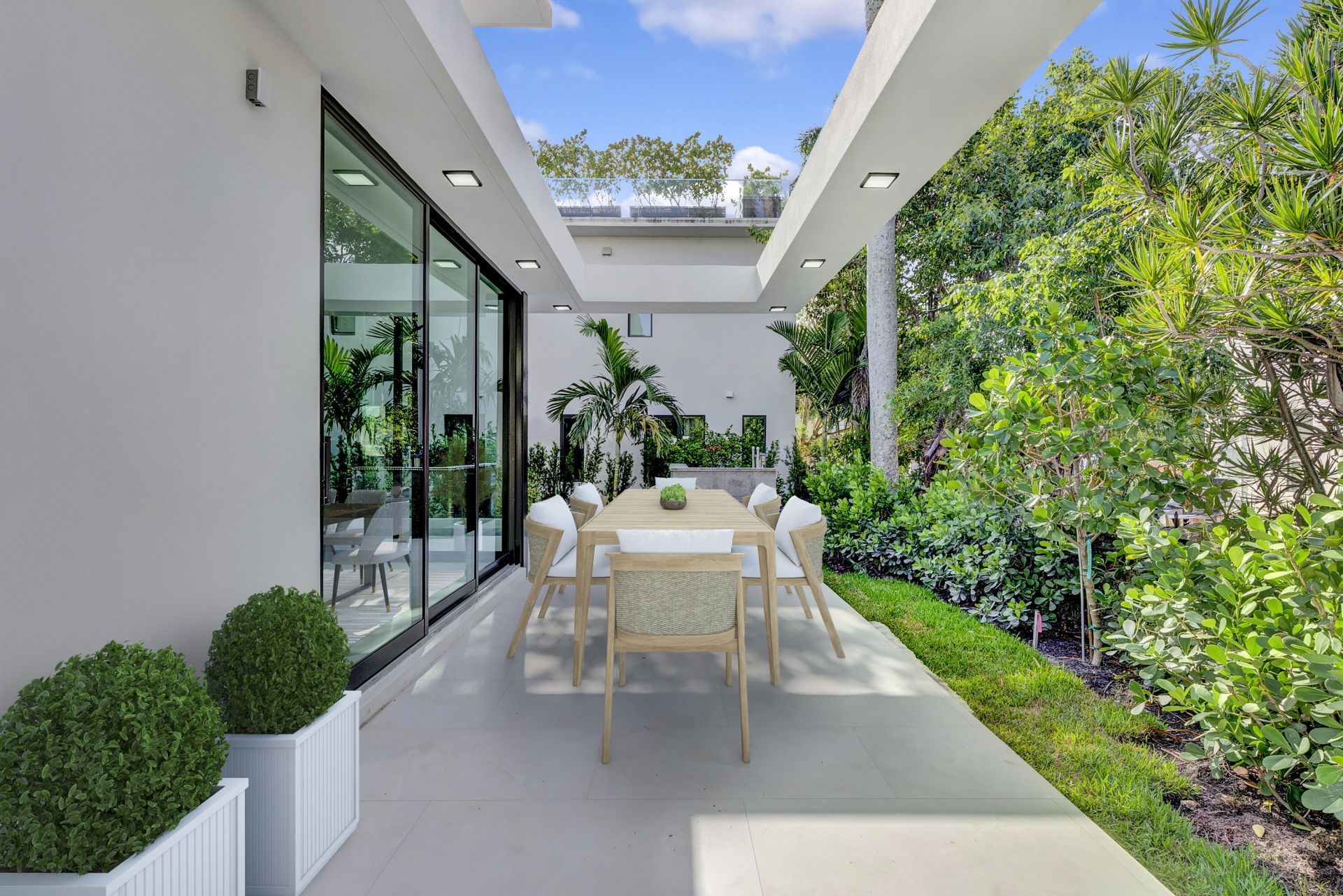 2130 S Miami Avenue, Miami, FL 33129 Photo