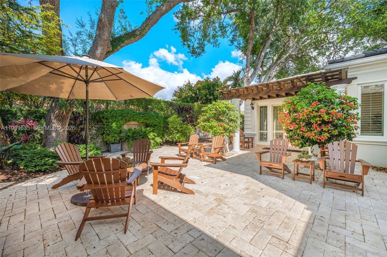 6900 Altamira St, Coral Gables, FL 33146 Photo