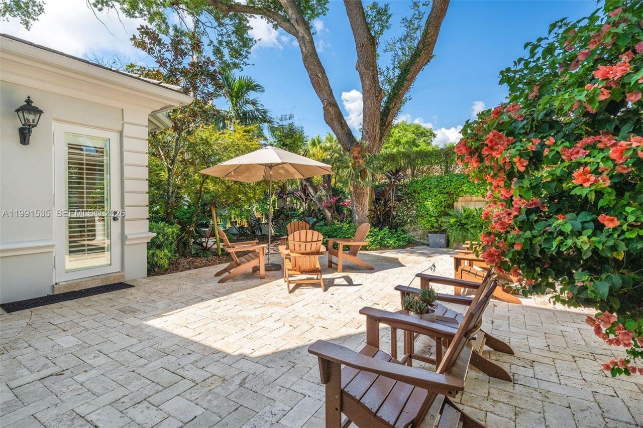 6900 Altamira St, Coral Gables, FL 33146 Photo