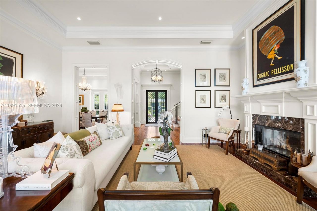 6900 Altamira St, Coral Gables, FL 33146 Photo