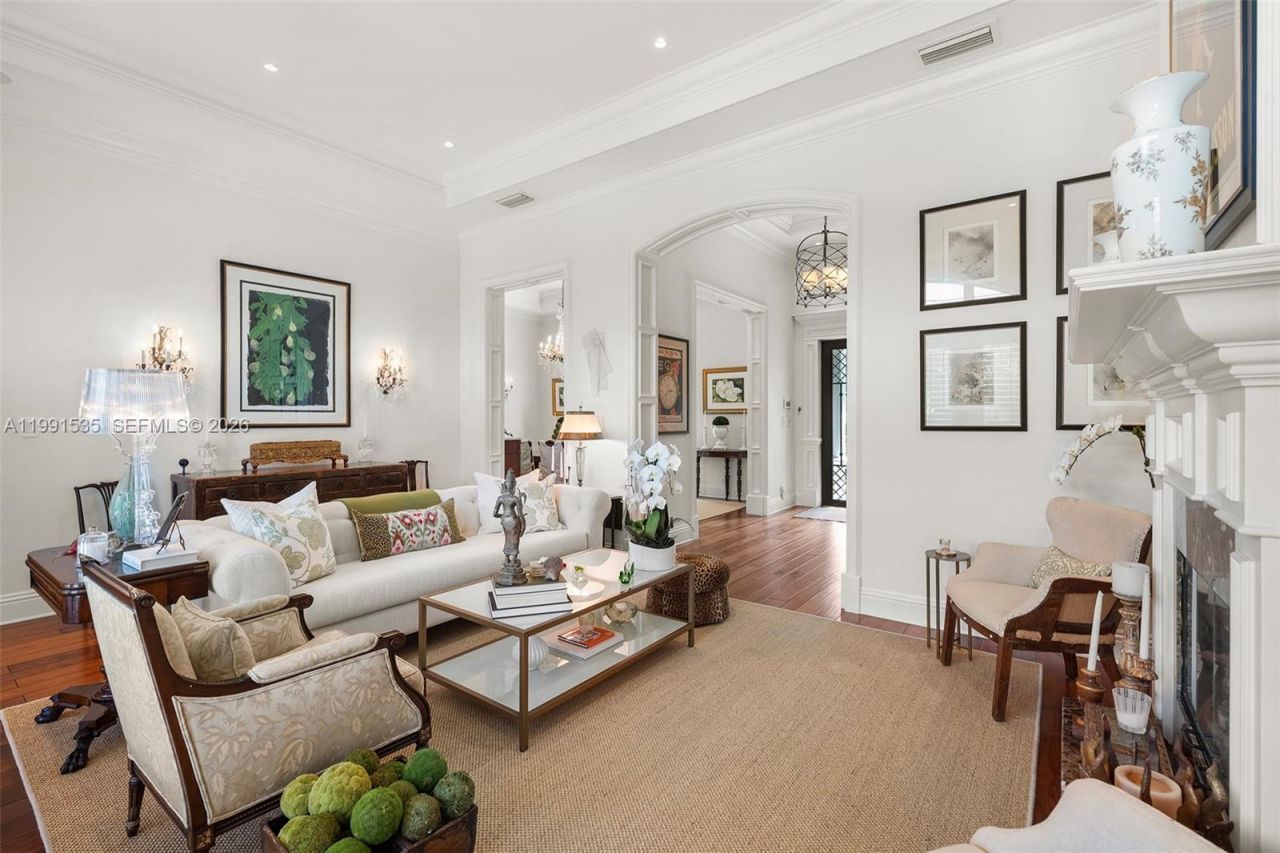 6900 Altamira St, Coral Gables, FL 33146 Photo