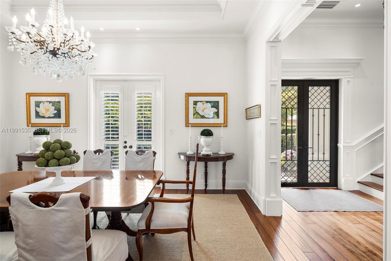 6900 Altamira St, Coral Gables, FL 33146 Photo