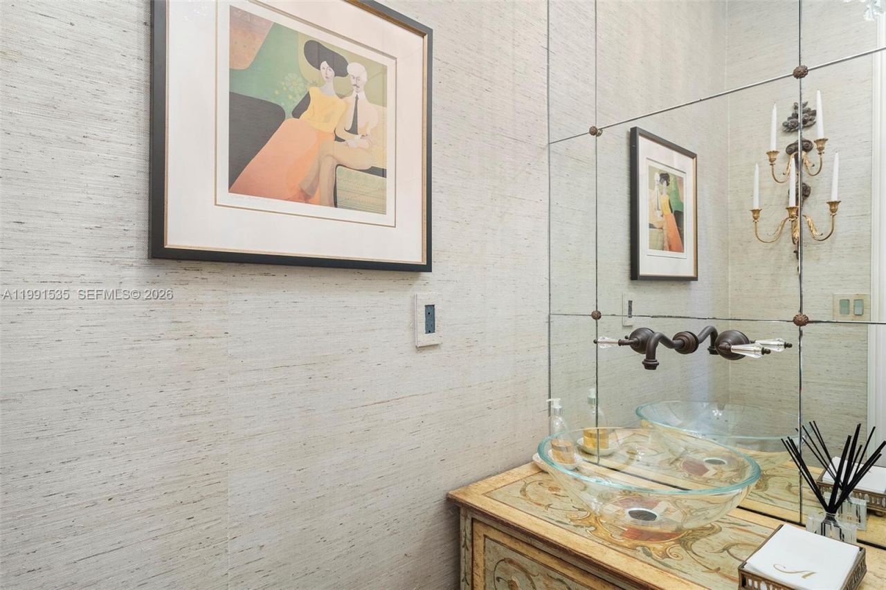 6900 Altamira St, Coral Gables, FL 33146 Photo