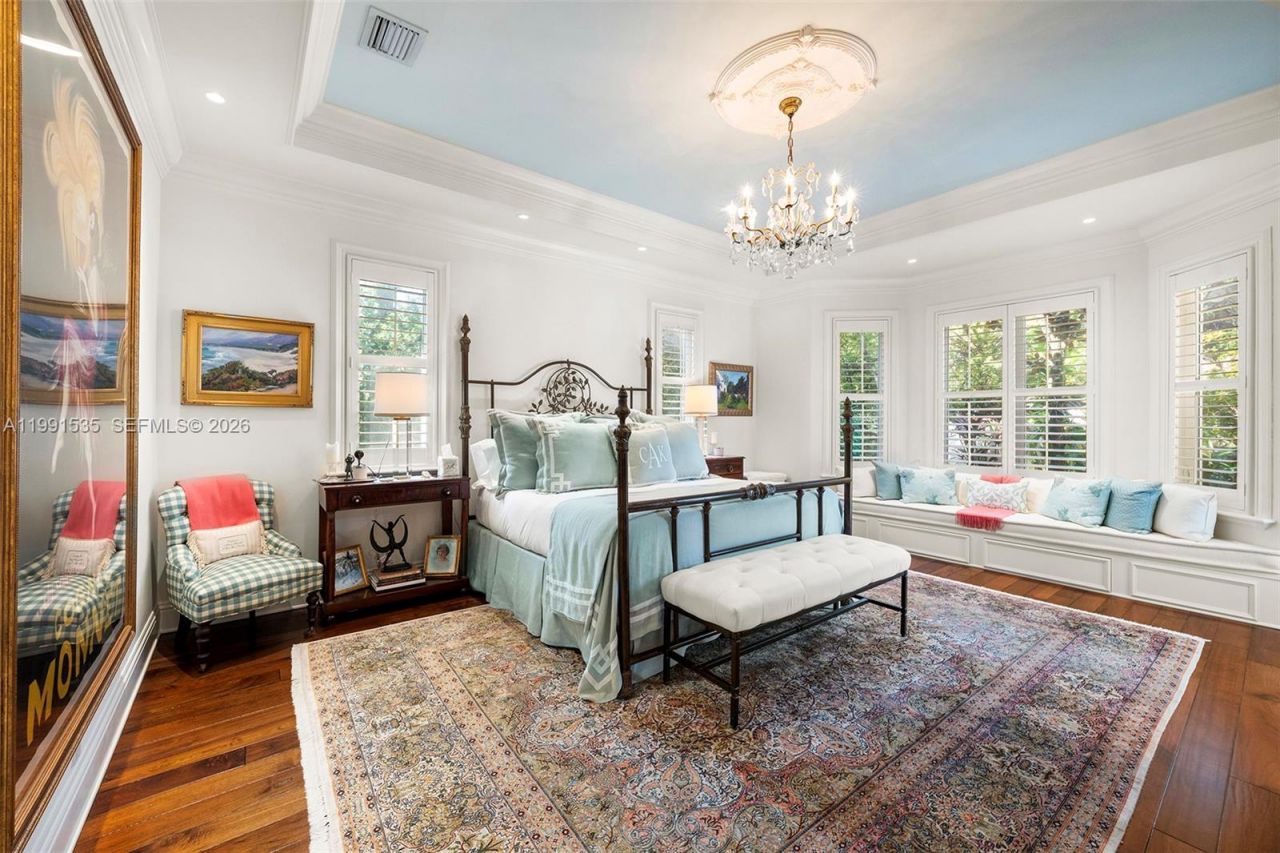 6900 Altamira St, Coral Gables, FL 33146 Photo