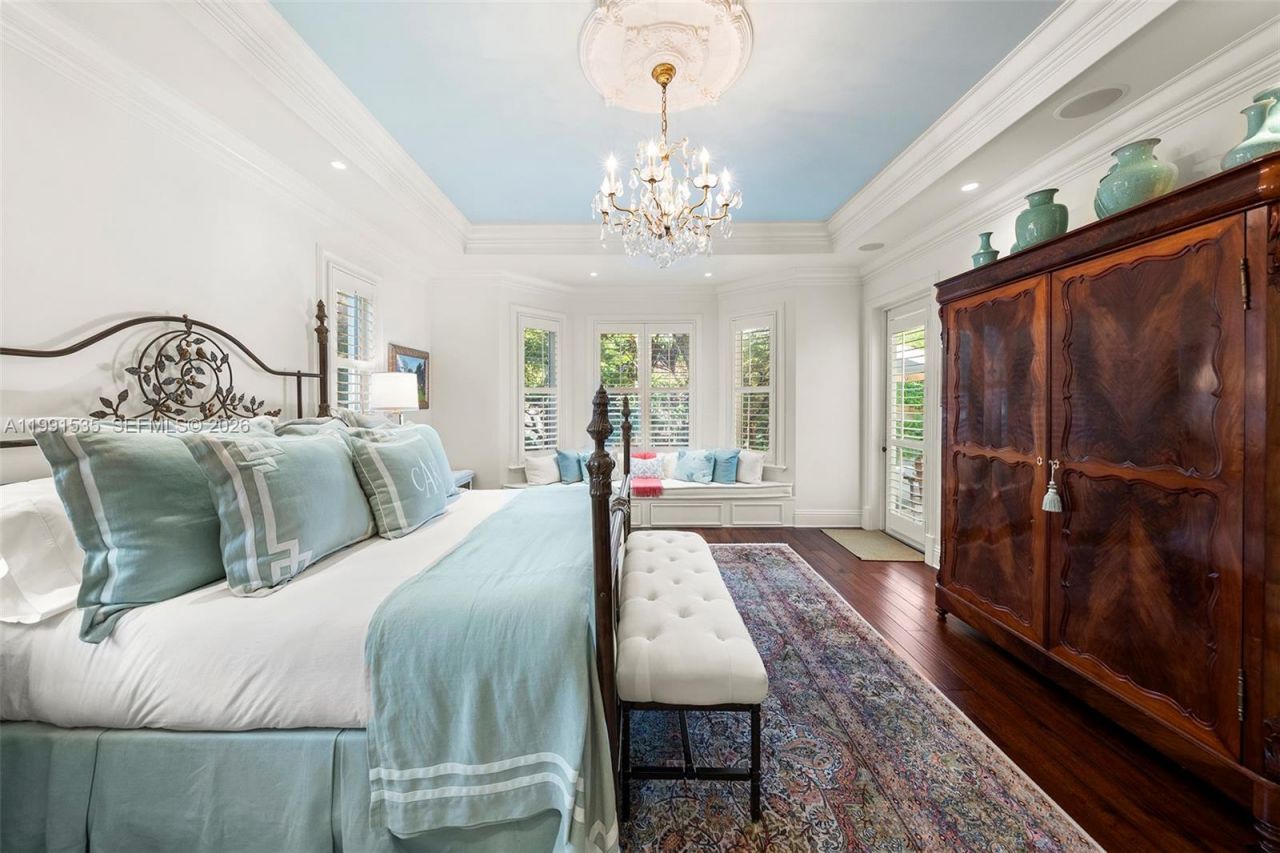 6900 Altamira St, Coral Gables, FL 33146 Photo