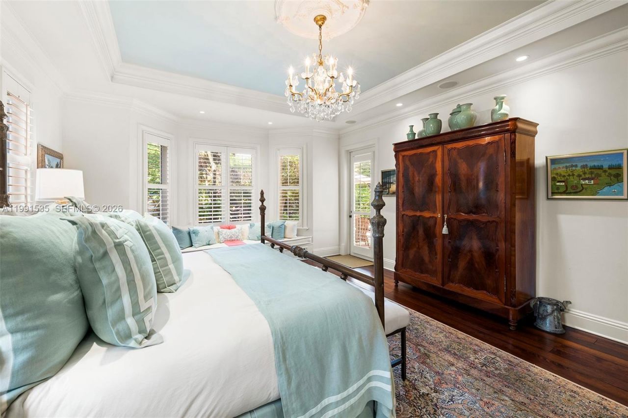 6900 Altamira St, Coral Gables, FL 33146 Photo