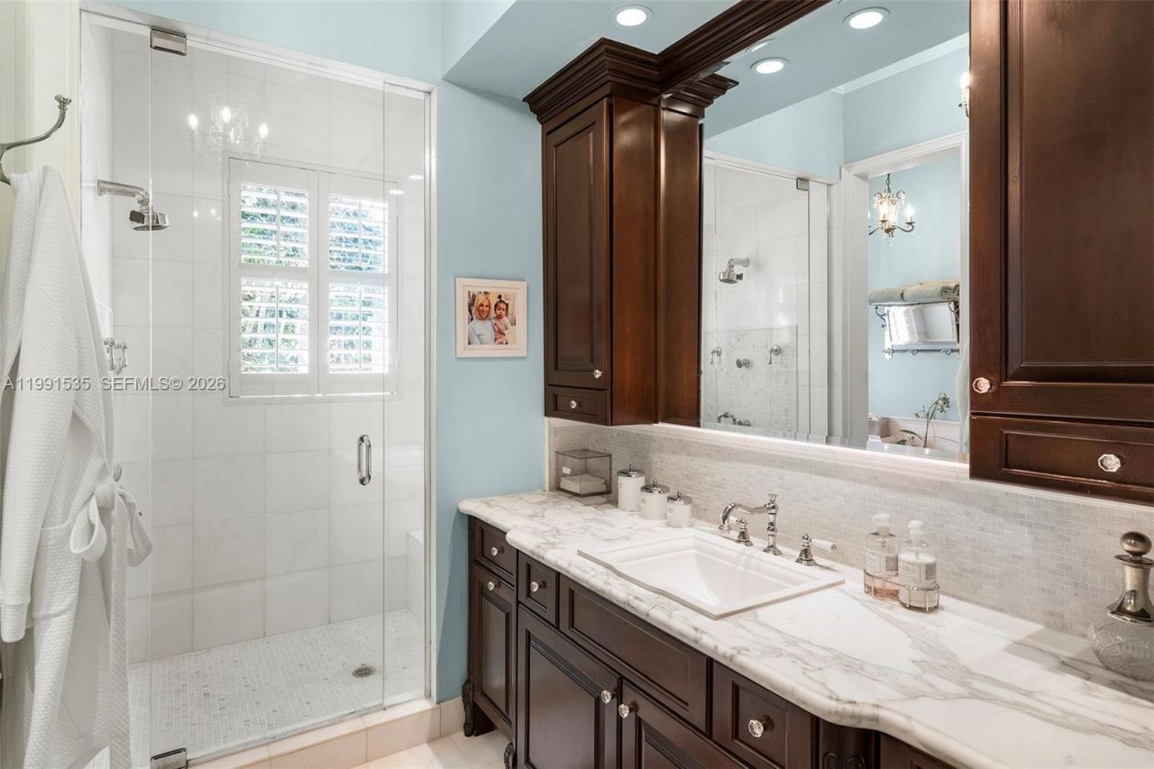 6900 Altamira St, Coral Gables, FL 33146 Photo